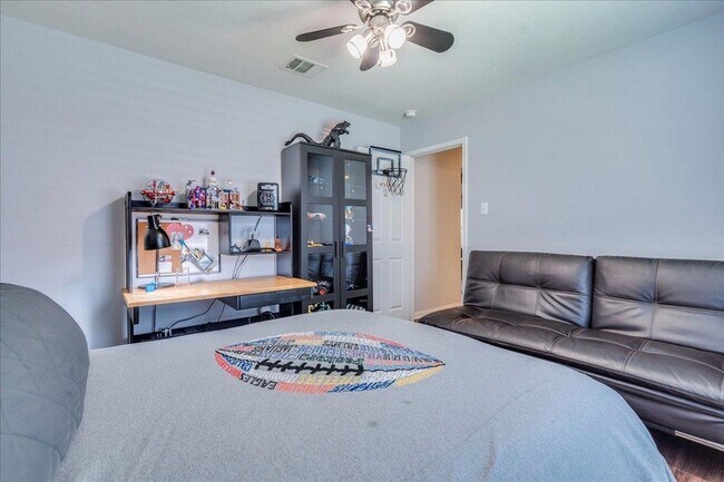 Building Photo - 2532 Ericanna Ln