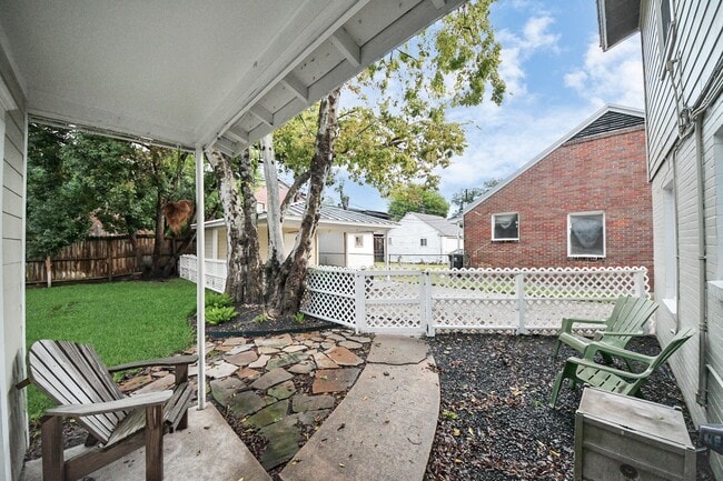 Building Photo - 2332 Sheridan St