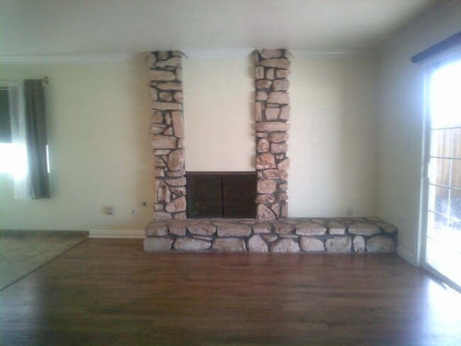 Building Photo - 6400 Cochran Dr