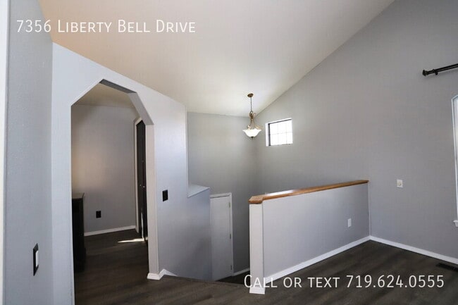 Building Photo - 7356 Liberty Bell Dr