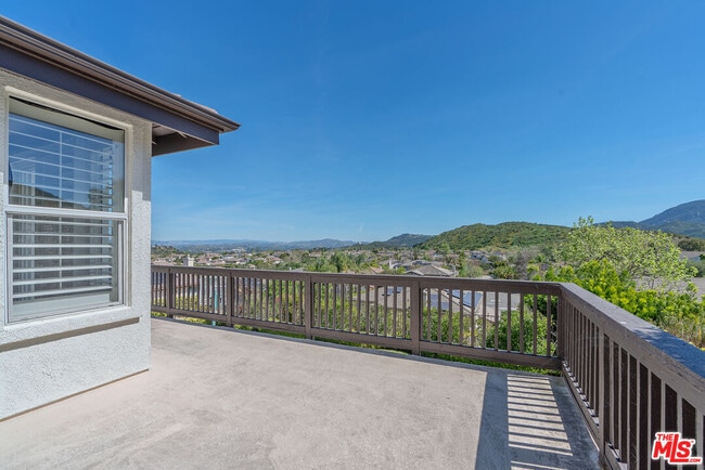 Building Photo - 674 Via de Tierra