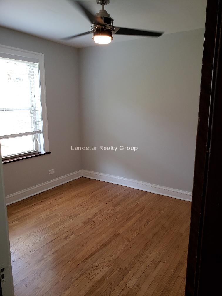 Building Photo - 5544 W Leland Ave
