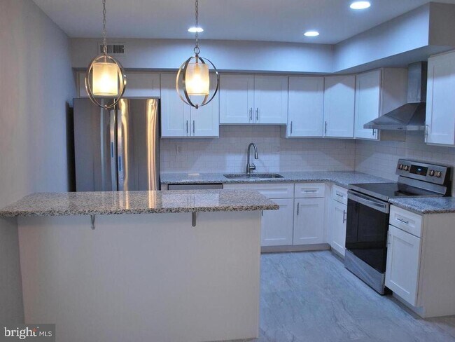 Building Photo - 3408 Stafford Pl