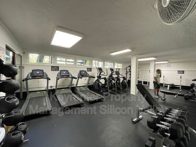 Building Photo - 151 Buckingham Dr