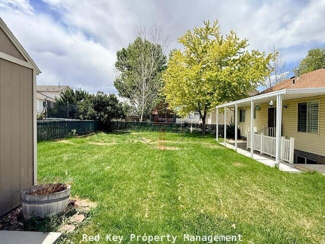 Building Photo - 474 E 1370 N