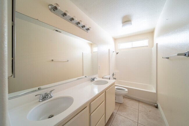 Building Photo - House in a gated community in Rancho Cucam...