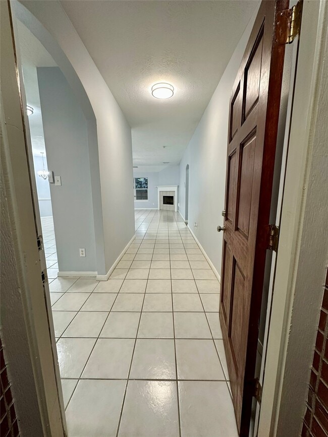 Building Photo - 8810 Barron Wood Cir E