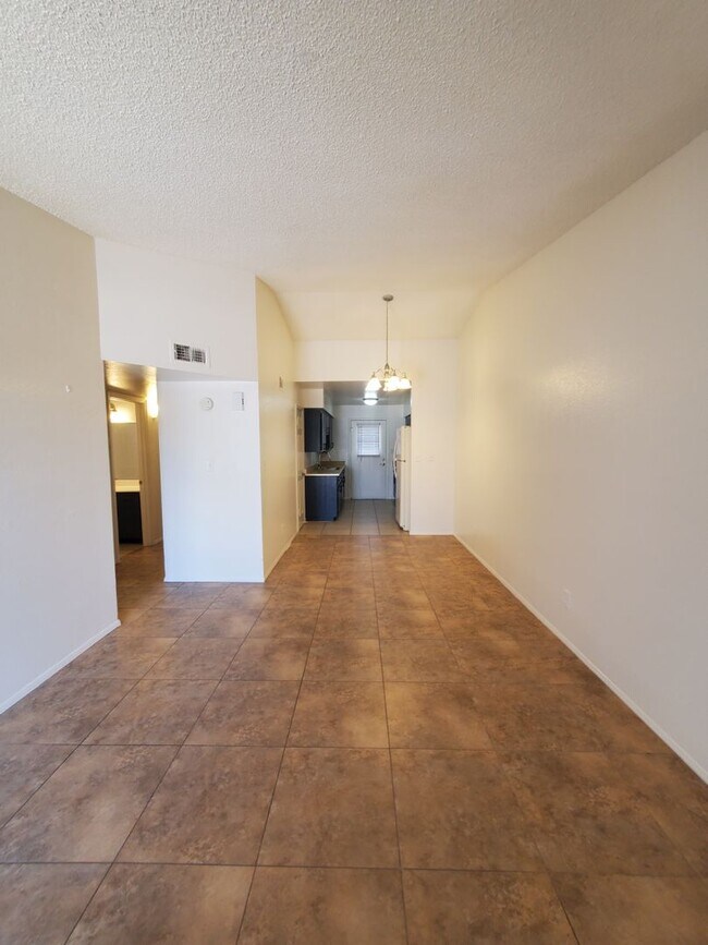 Building Photo - 4533 E Contessa St