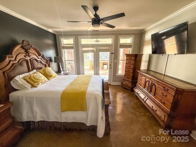 Building Photo - 876 Armstrong Rd