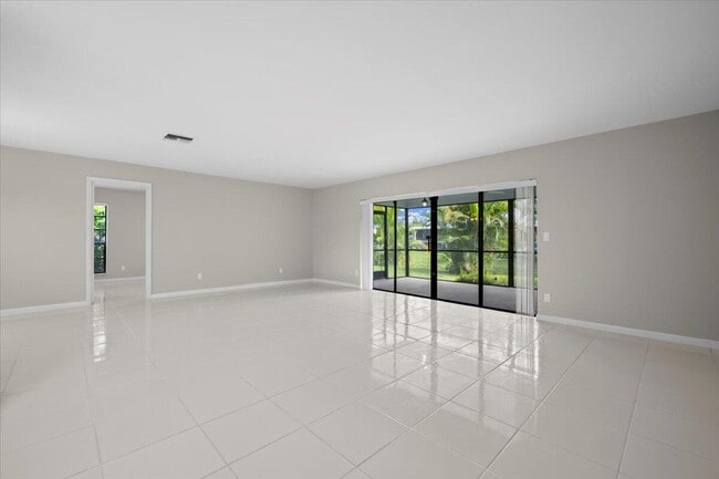 Building Photo - 11888 Suellen Cir