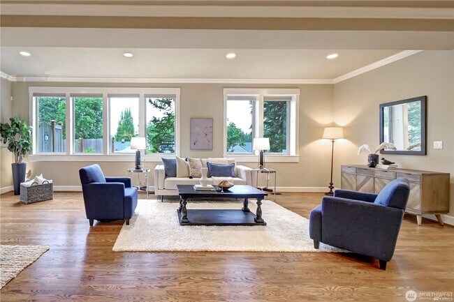 Building Photo - 4bd/2.5ba Kirkland House