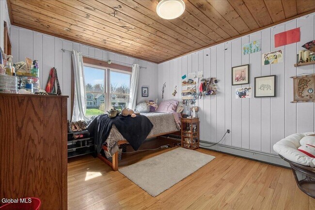 Building Photo - 15 Chase Ln