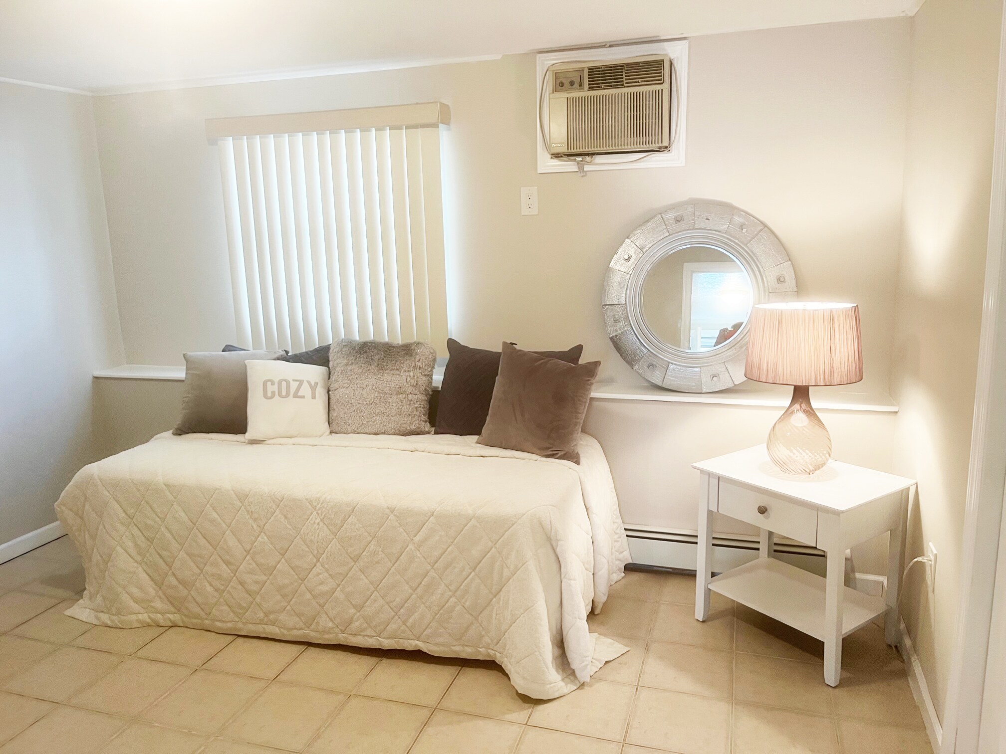 Building Photo - 36 2nd Ave