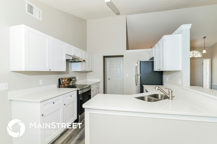 Building Photo - 2613 Waterview Dr