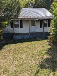 Building Photo - 2135 Rock Springs Rd