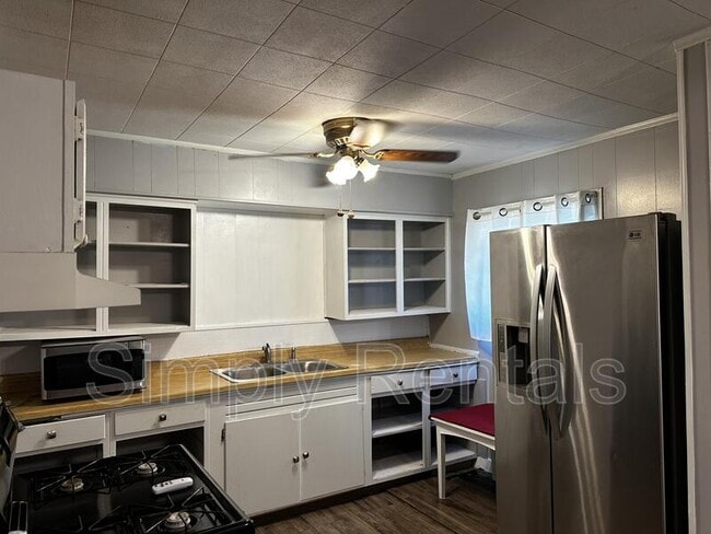 Building Photo - Kingston Rd 906