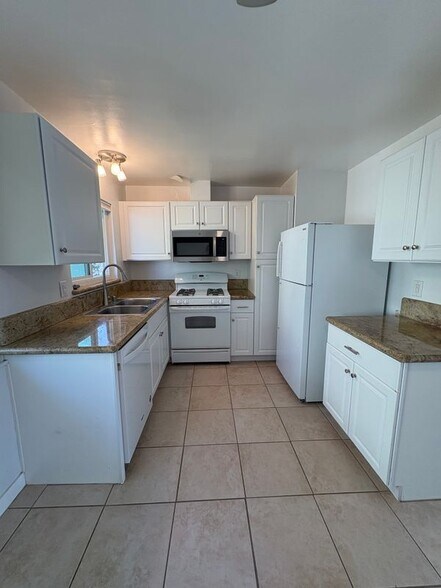 Building Photo - 24257 Santa Clara Ave