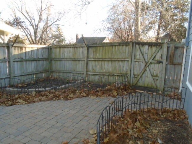 Building Photo - 200 N Delaware Ave