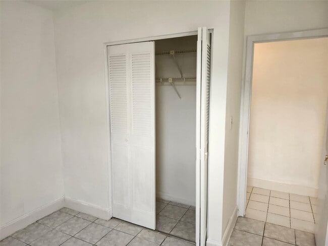 Building Photo - 2944 E Missionwood Ln