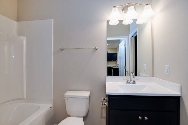 Main Bathroom #2 - 1402 Union Pacific Way