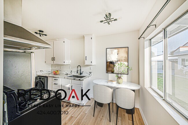 Building Photo - 8136 Constance St