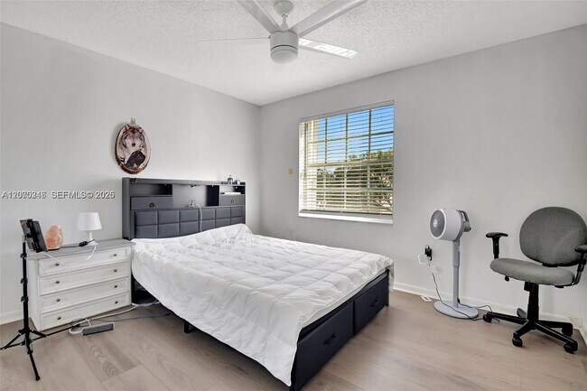 Building Photo - 7647 Rockport Cir