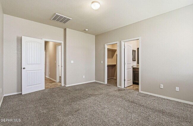 Building Photo - 10624 Hidden Chapel Pl