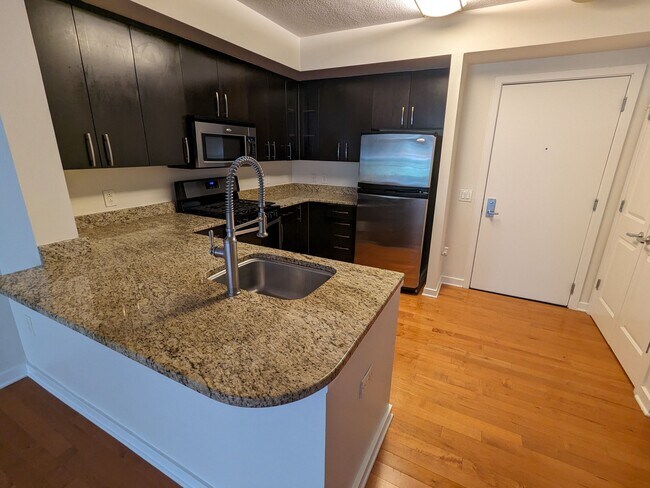 Building Photo - 475 K St NW