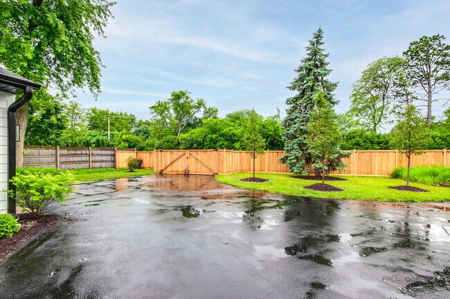 Building Photo - 535 N Waukegan Rd