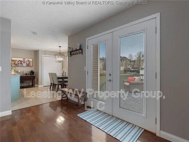 Building Photo - 164 Prado Dr