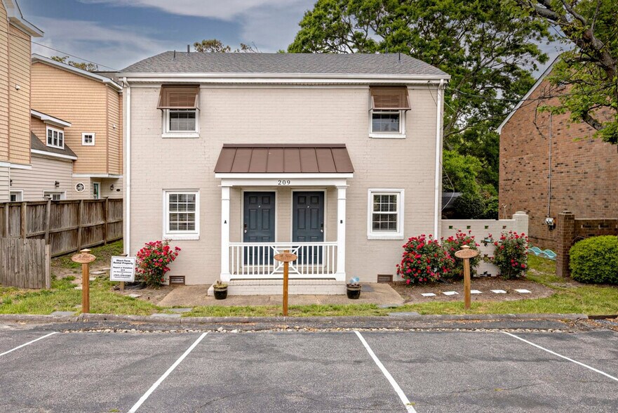 Building Photo - 209 83rd St