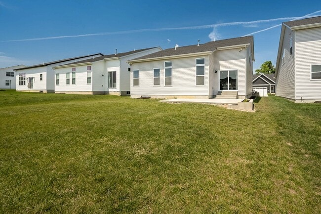 Building Photo - 223 Randlin Dr