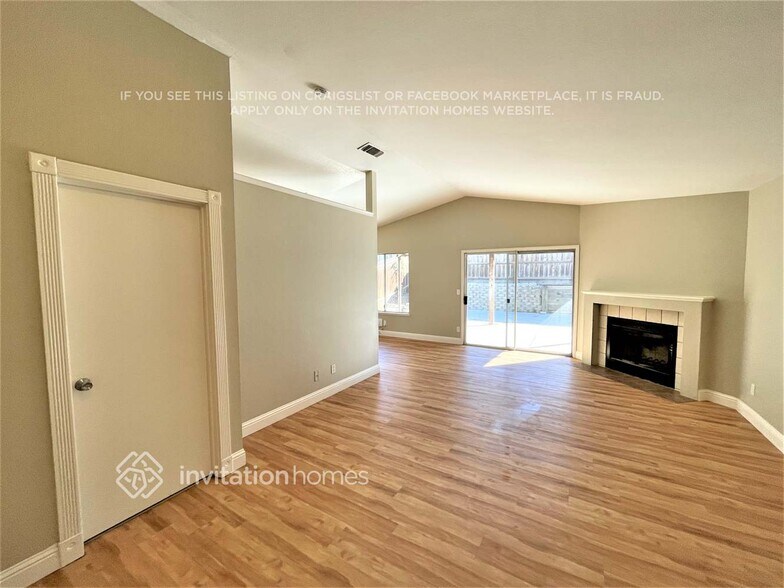Building Photo - 160 Hawthorne Dr