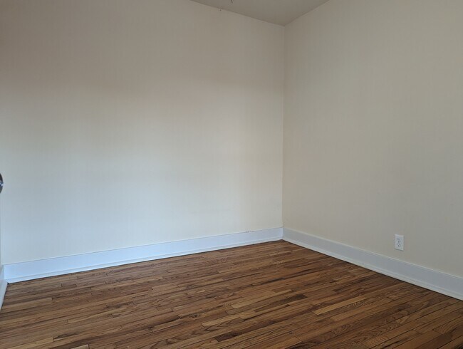 Building Photo - 2334 N Spaulding Ave