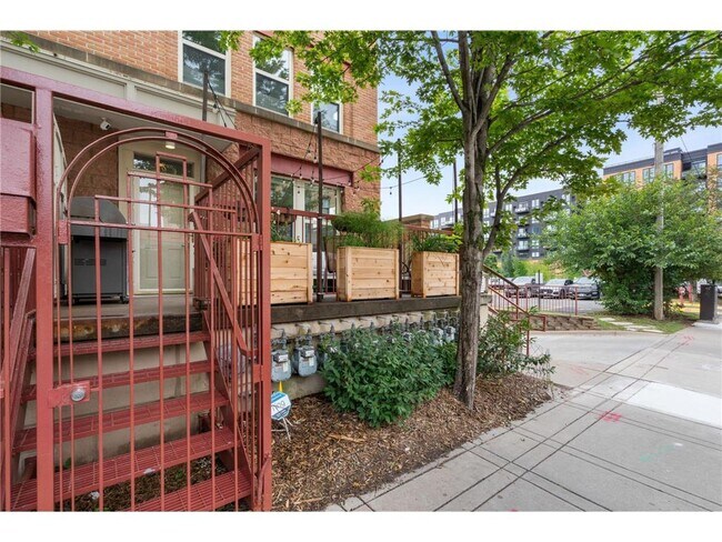 Building Photo - 675 N 1st St