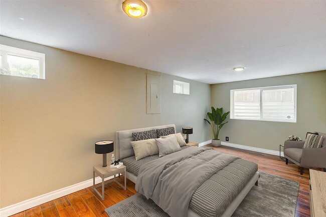 Building Photo - Stunning 3 Bed, 1 Bath Home on South Hill!