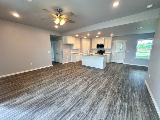 Building Photo - Brand-New 3 Bed, 2 Bath Home on Sweet Pea ...