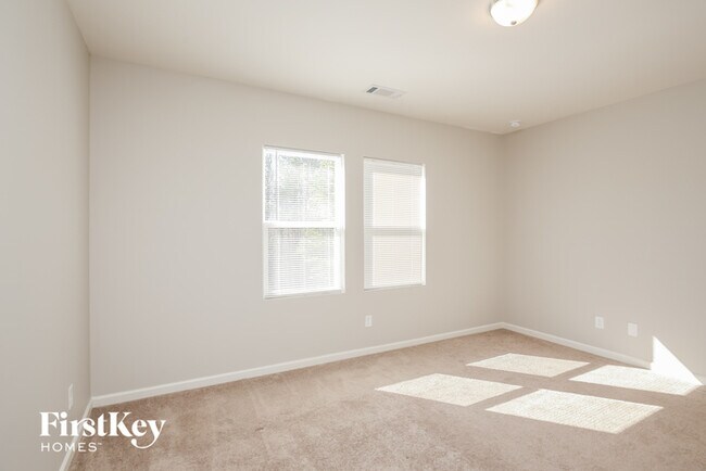 Building Photo - 1247 Hudson Court