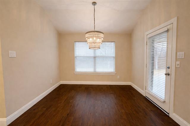 Building Photo - 3884 Banner Dr