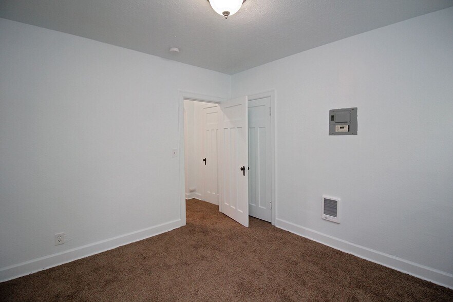 Building Photo - 826 N Humboldt St