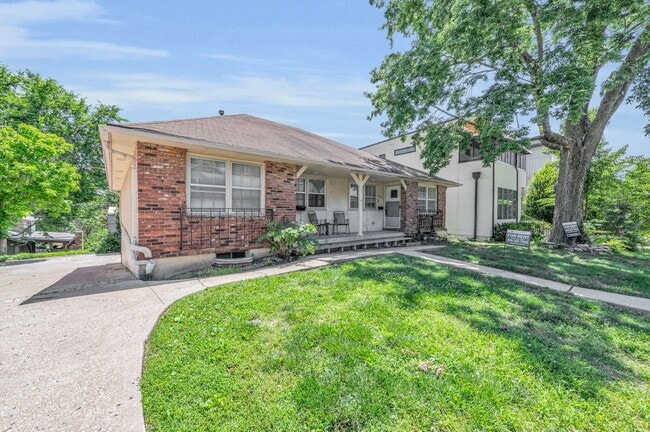 Floorplan - 4723-4725 MERCIER