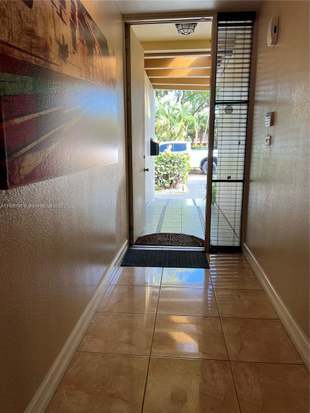 Building Photo - 15516 Sharpecroft Dr
