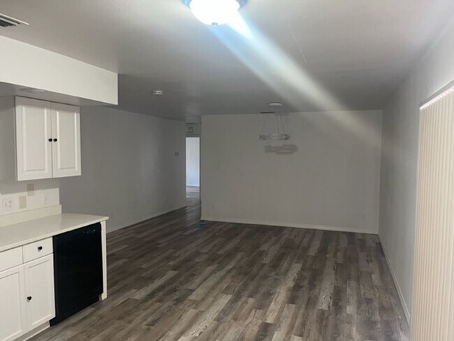 Building Photo - 1037 Apollo Beach Blvd