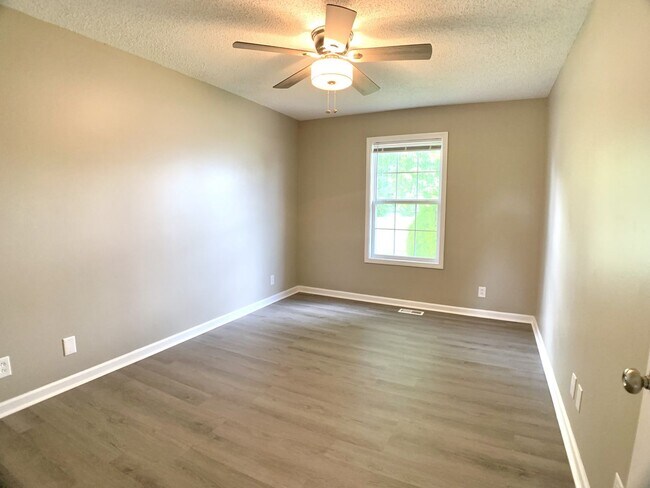 Building Photo - 1125 Lamont Ct