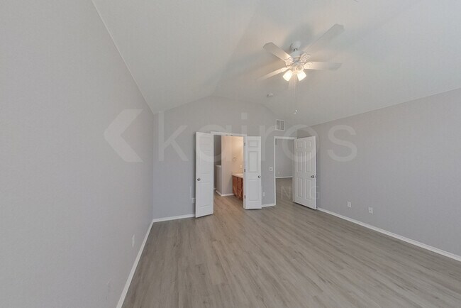 Building Photo - 113 Great Oaks Dr