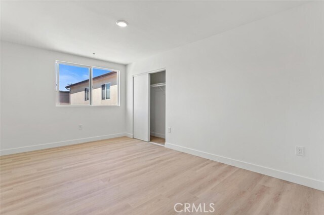 Building Photo - 703 W 80th St