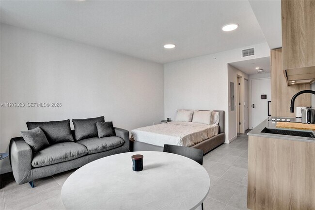 Building Photo - 151 NE 5th St