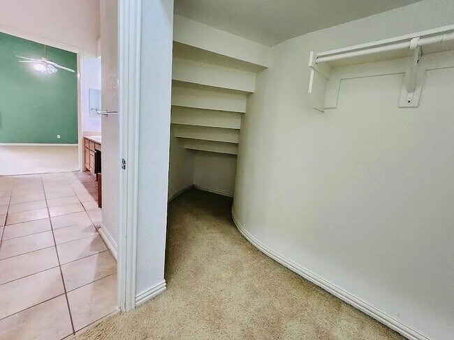 Building Photo - 2742 Hidden Knoll Tr