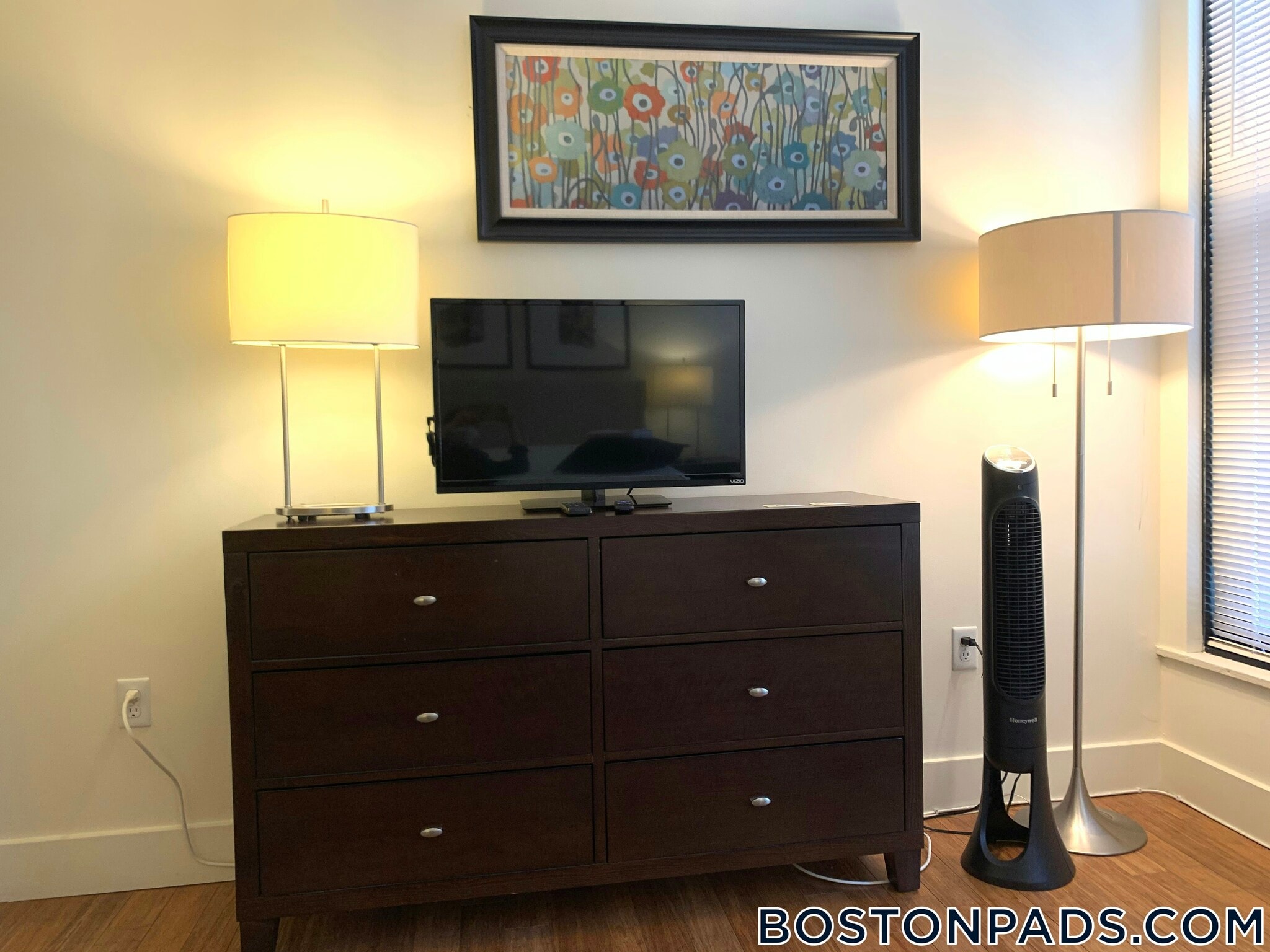 Building Photo - 8 Winter Pl