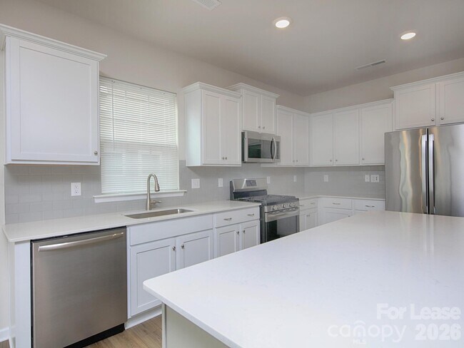Building Photo - 161 White Apple Wy